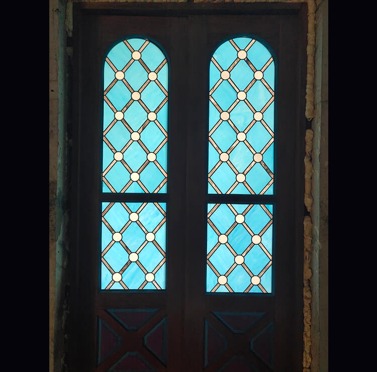 镶嵌玻璃门窗